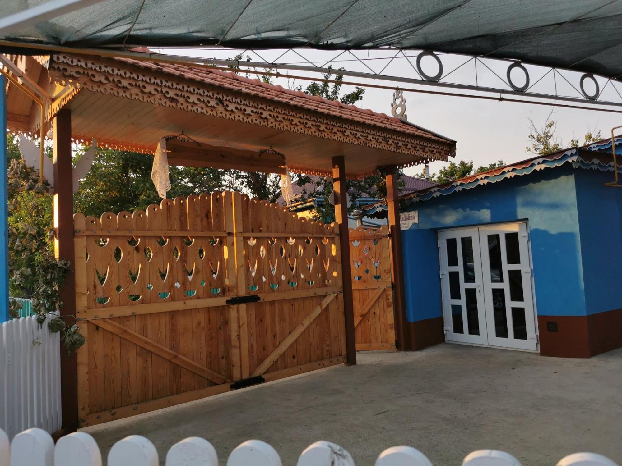 SelemetLa Madalina住宿加早餐旅馆 外观 照片