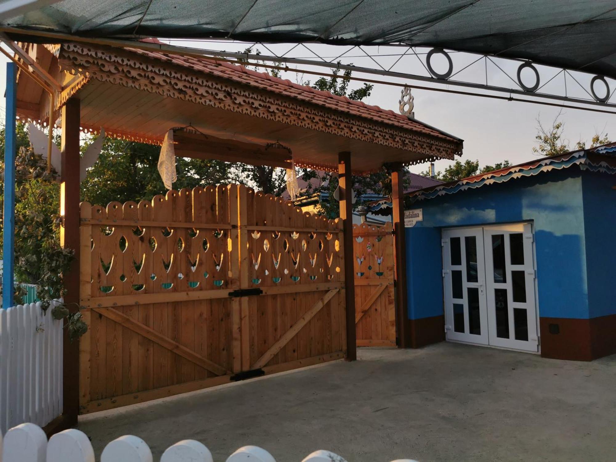 SelemetLa Madalina住宿加早餐旅馆 外观 照片